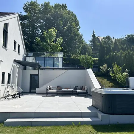 Bernhard Dom wakacyjny *